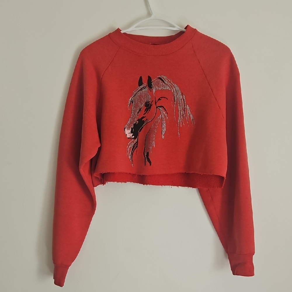 Red Cropped Sweatshirt with Horse Graphic